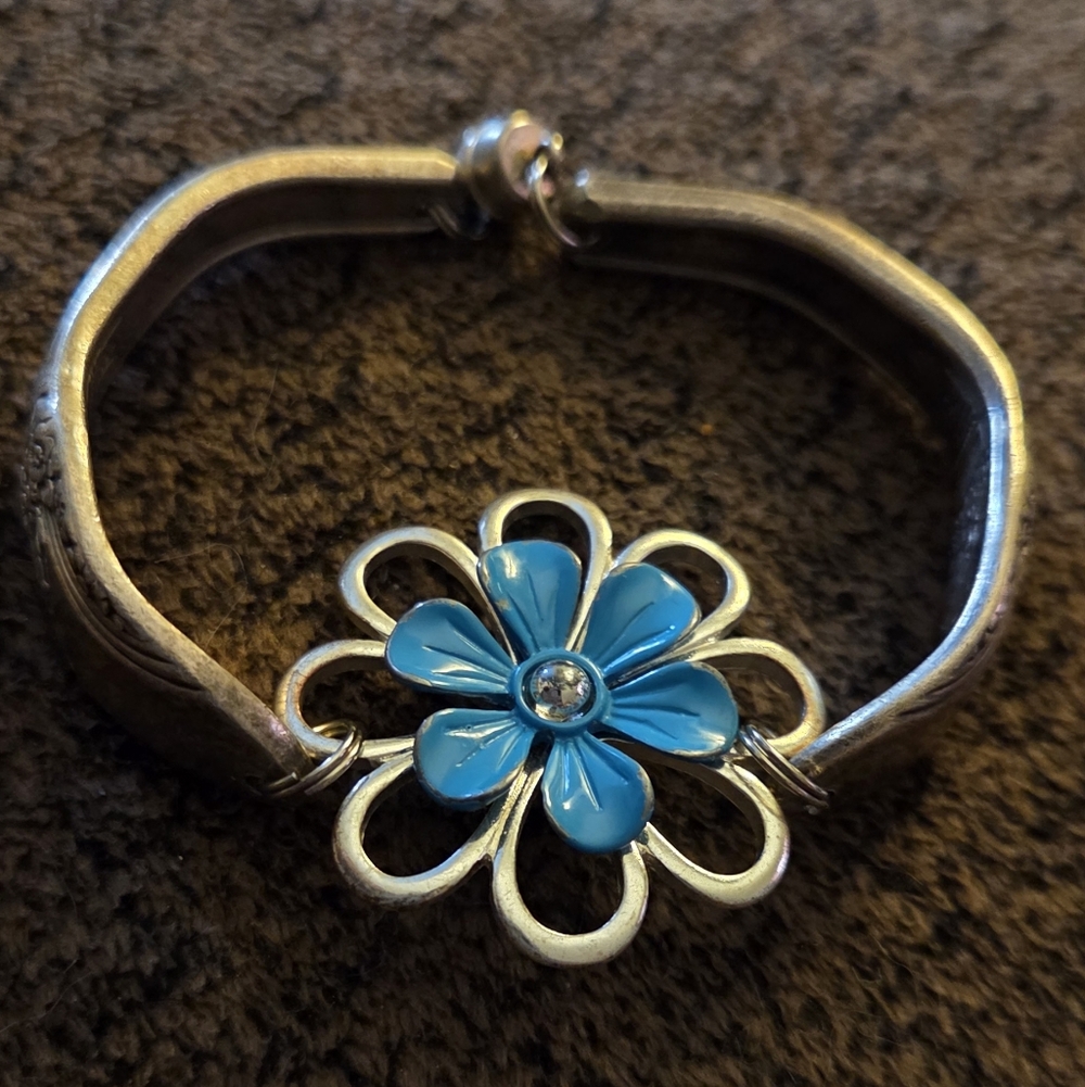 Vintage Silverware Bracelet With Flower Charm - Picture 2 of 7